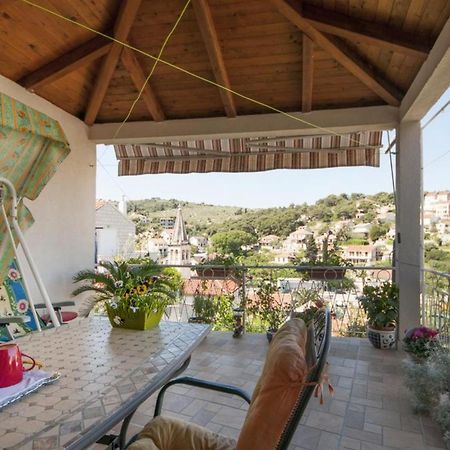 Apartments Gorana Splitska Ngoại thất bức ảnh
