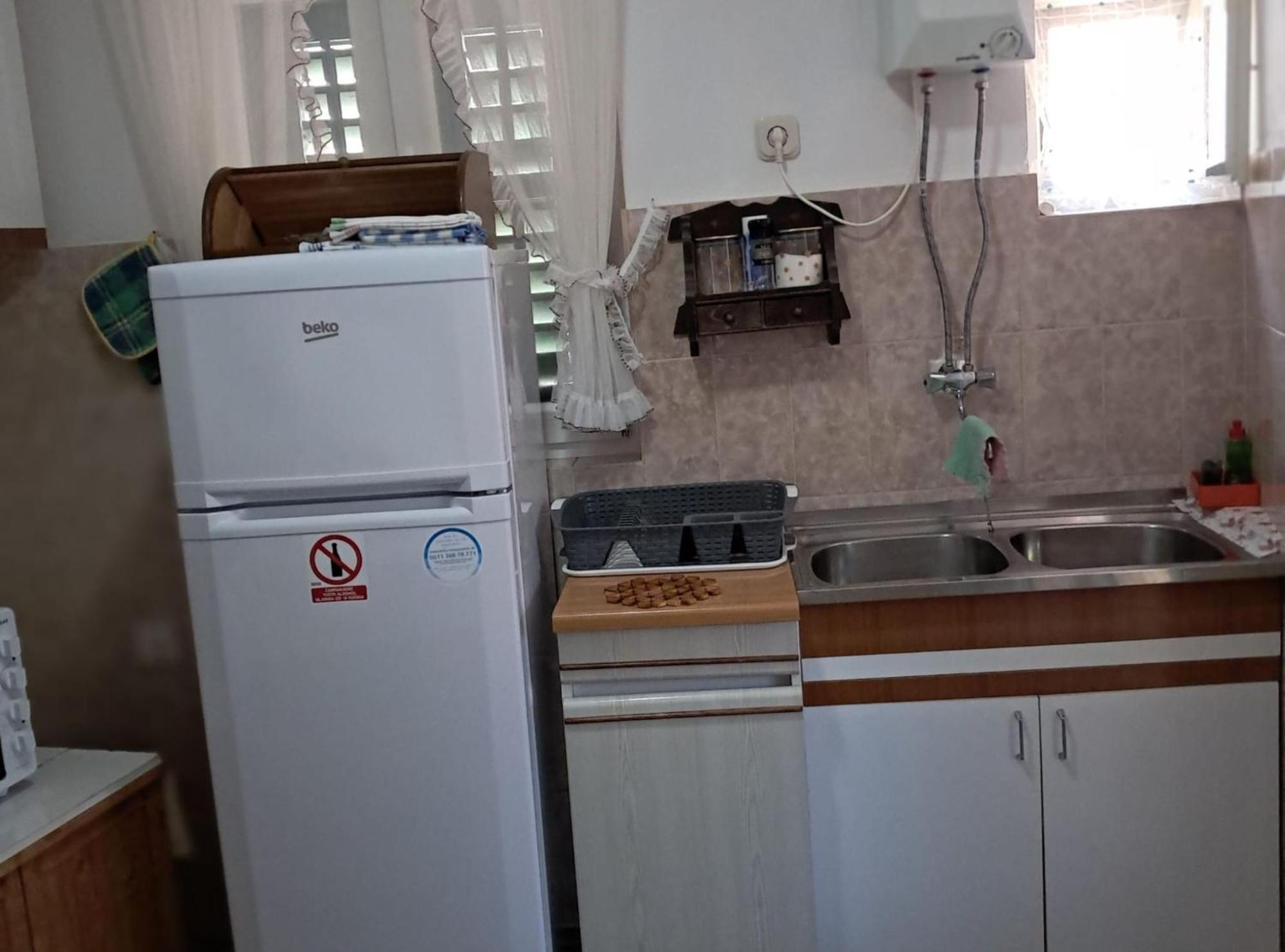 Apartments Gorana Splitska Ngoại thất bức ảnh