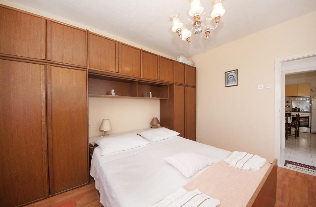 Apartments Gorana Splitska Ngoại thất bức ảnh